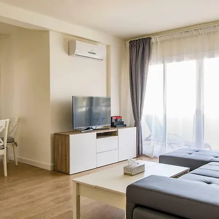 New Near The & Train Station In Club Playa Flores Apartment *