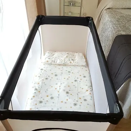 New Near The & Train Station In Club Playa Flores アパート