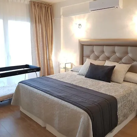 New Near The & Train Station In Club Playa Flores Apartamento
