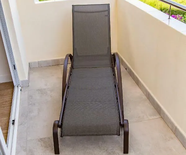 New Near The & Train Station In Club Playa Flores 토레몰리노스