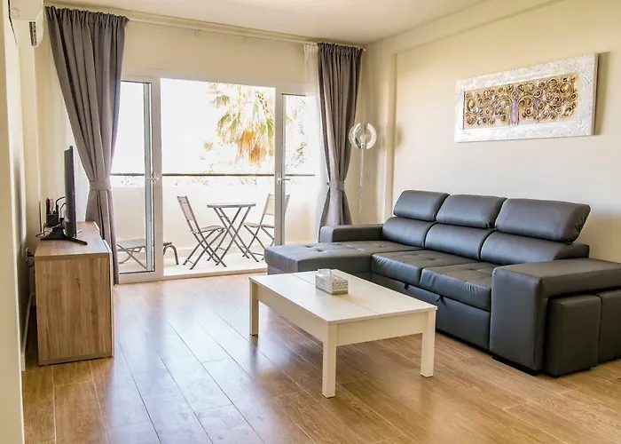 Appartamento New Near The & Train Station In Club Playa Flores *