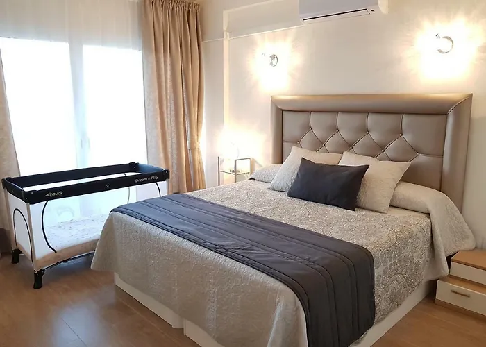 New Near The & Train Station In Club Playa Flores Appartamento