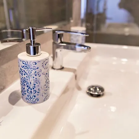 New Near The & Train Station In Club Playa Flores Apartamento