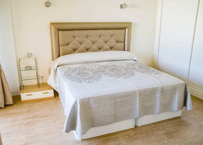 Appartement New Near The & Train Station In Club Playa Flores